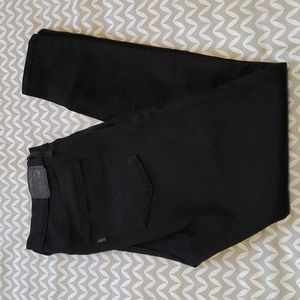 *Like New* Levi's Rich Black Skinnies